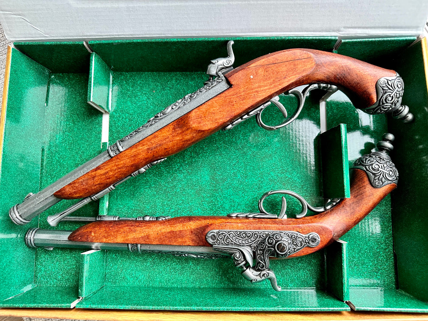 Set of 2 18th Century Italian Deluxe Deuling Flintlock Pistols in Gift/Presentation Box
