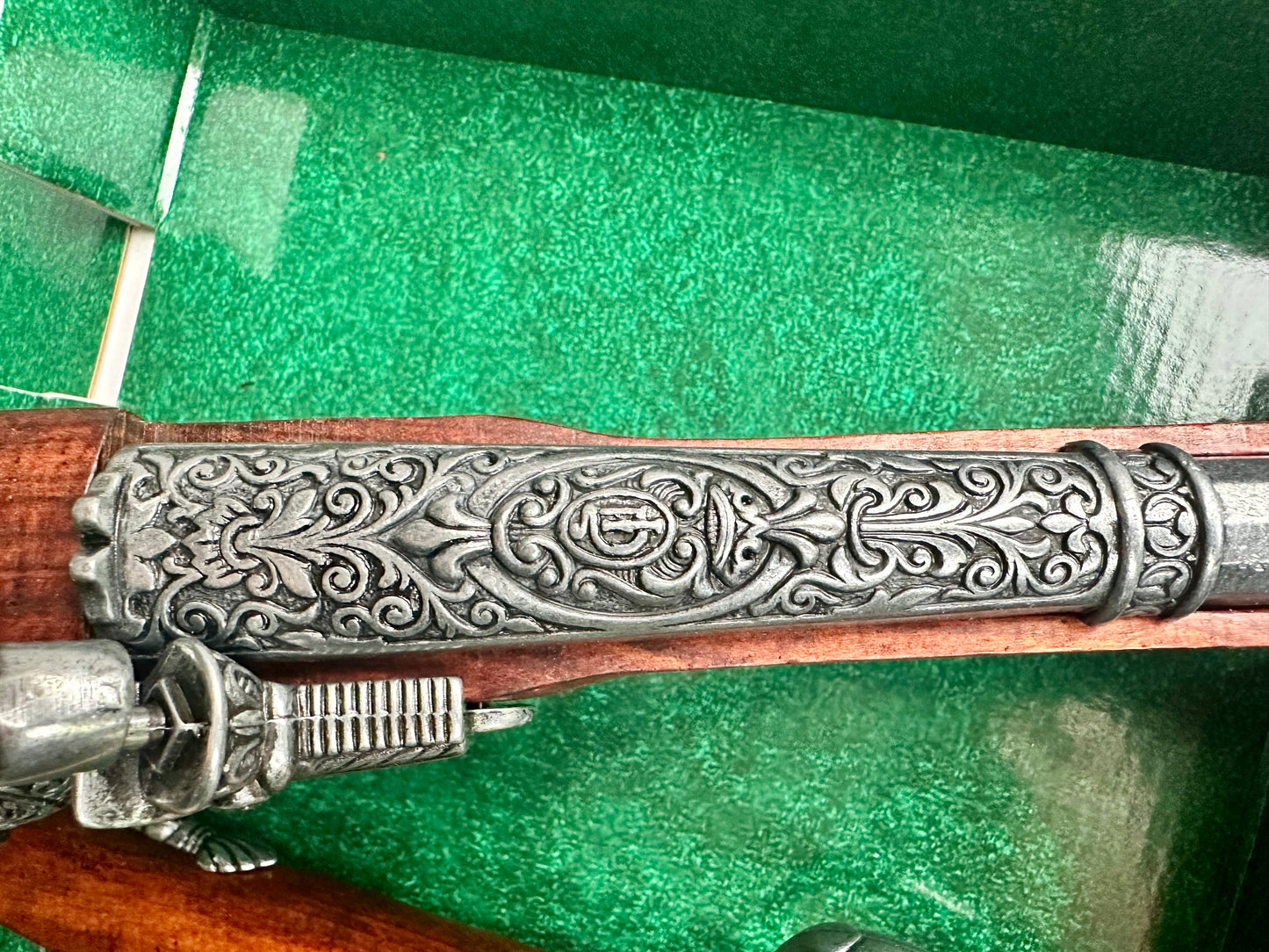 Set of 2 18th Century Italian Deluxe Deuling Flintlock Pistols in Gift/Presentation Box
