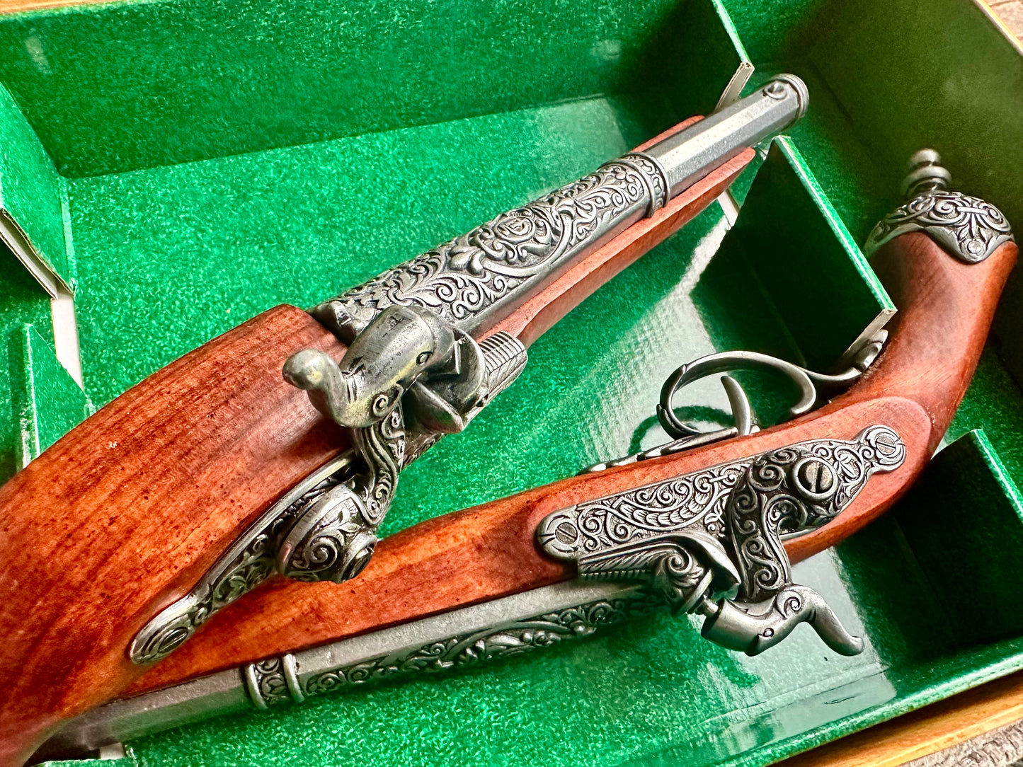 Set of 2 18th Century Italian Deluxe Deuling Flintlock Pistols in Gift/Presentation Box