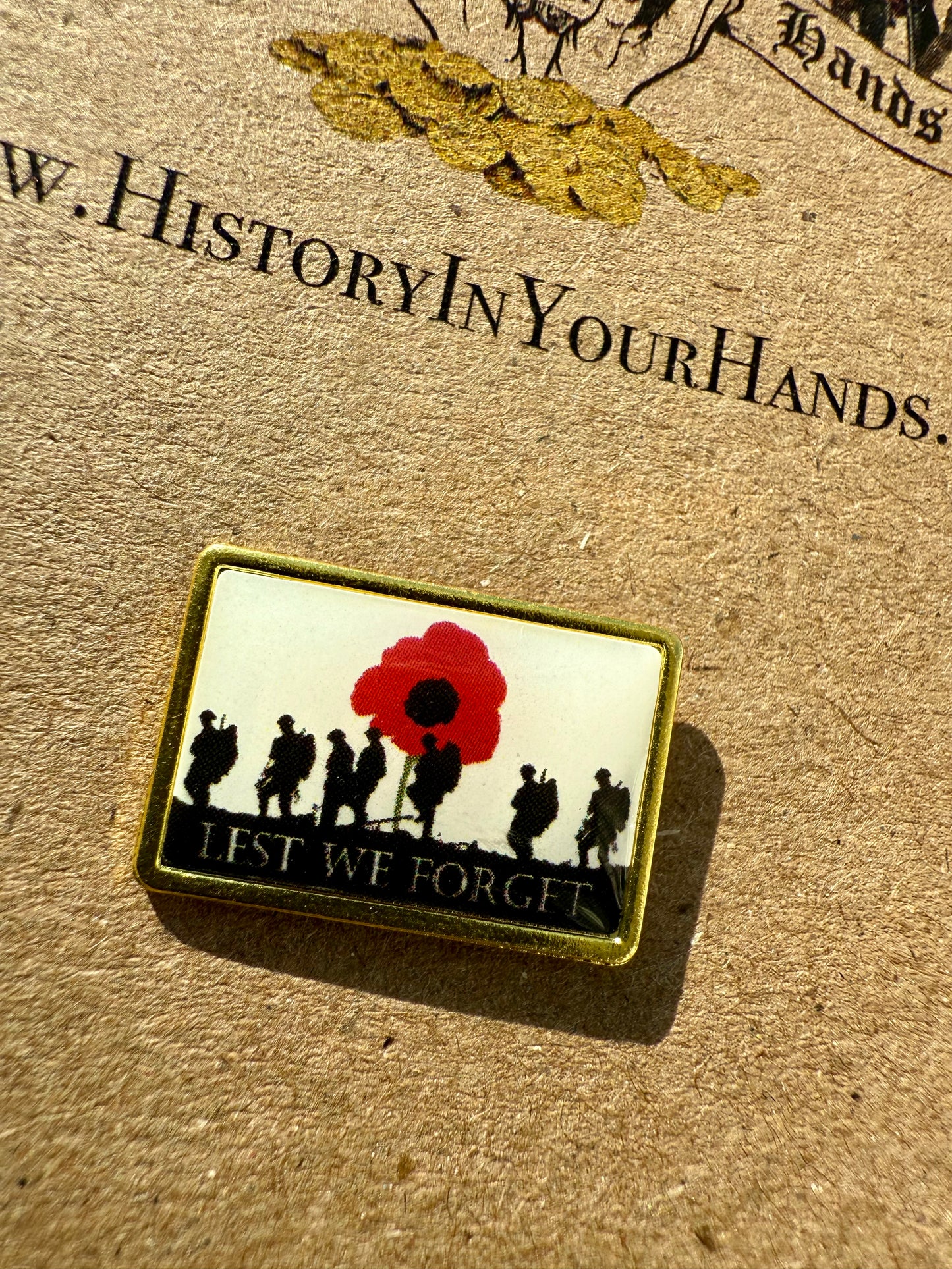 Lest We Forget WW1 World War One Remembrance Day Pin Badge *2 DESIGNS*