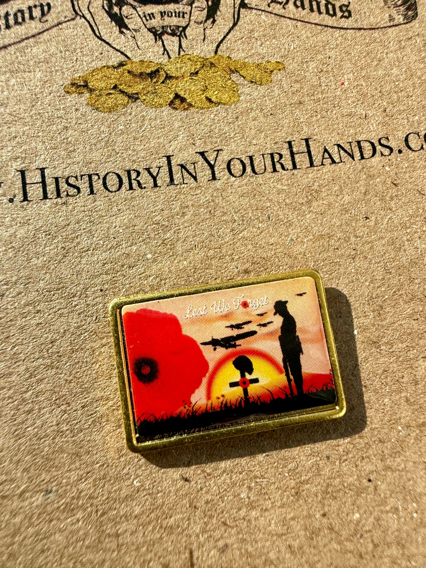 Lest We Forget WW1 World War One Remembrance Day Pin Badge *2 DESIGNS*