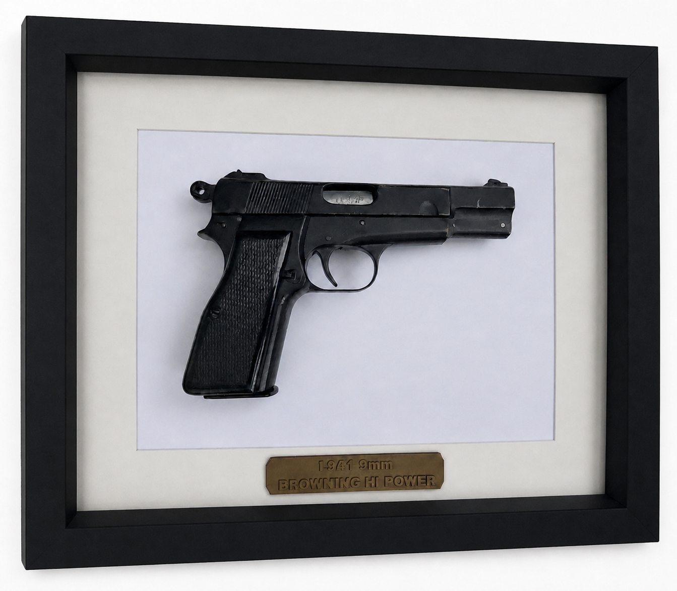 1:1 British Army L9A1 Browning hi-power resin pistol framed wall hanger