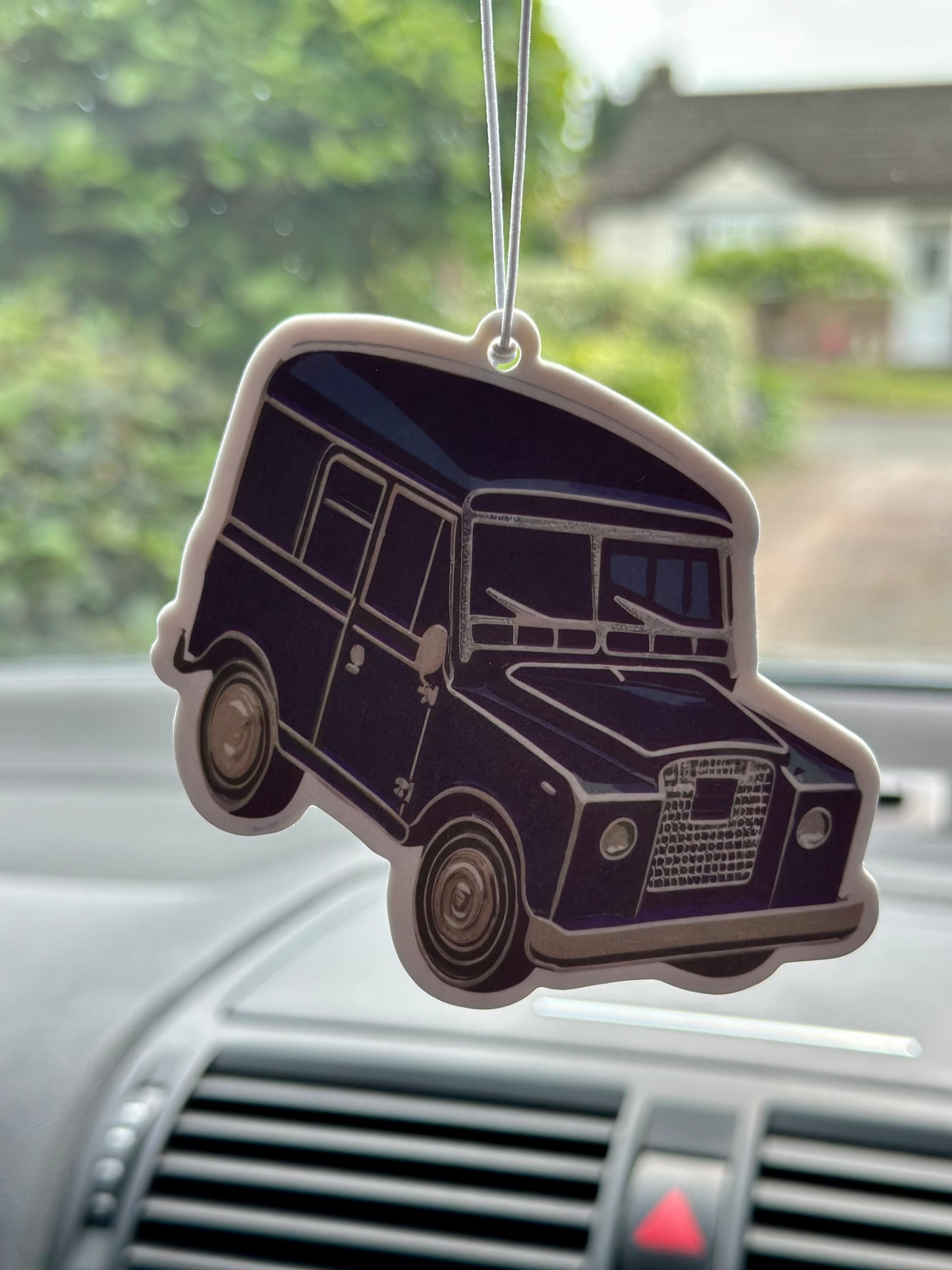 4x4 Land Rover Defender Keyring, Pin Badge & In car Air Freshener Set