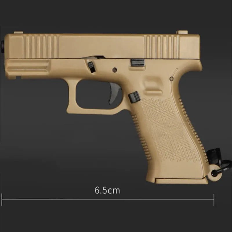 Glock 17 Gun 1:4 Keyring with Moving Parts & Removable Magazine