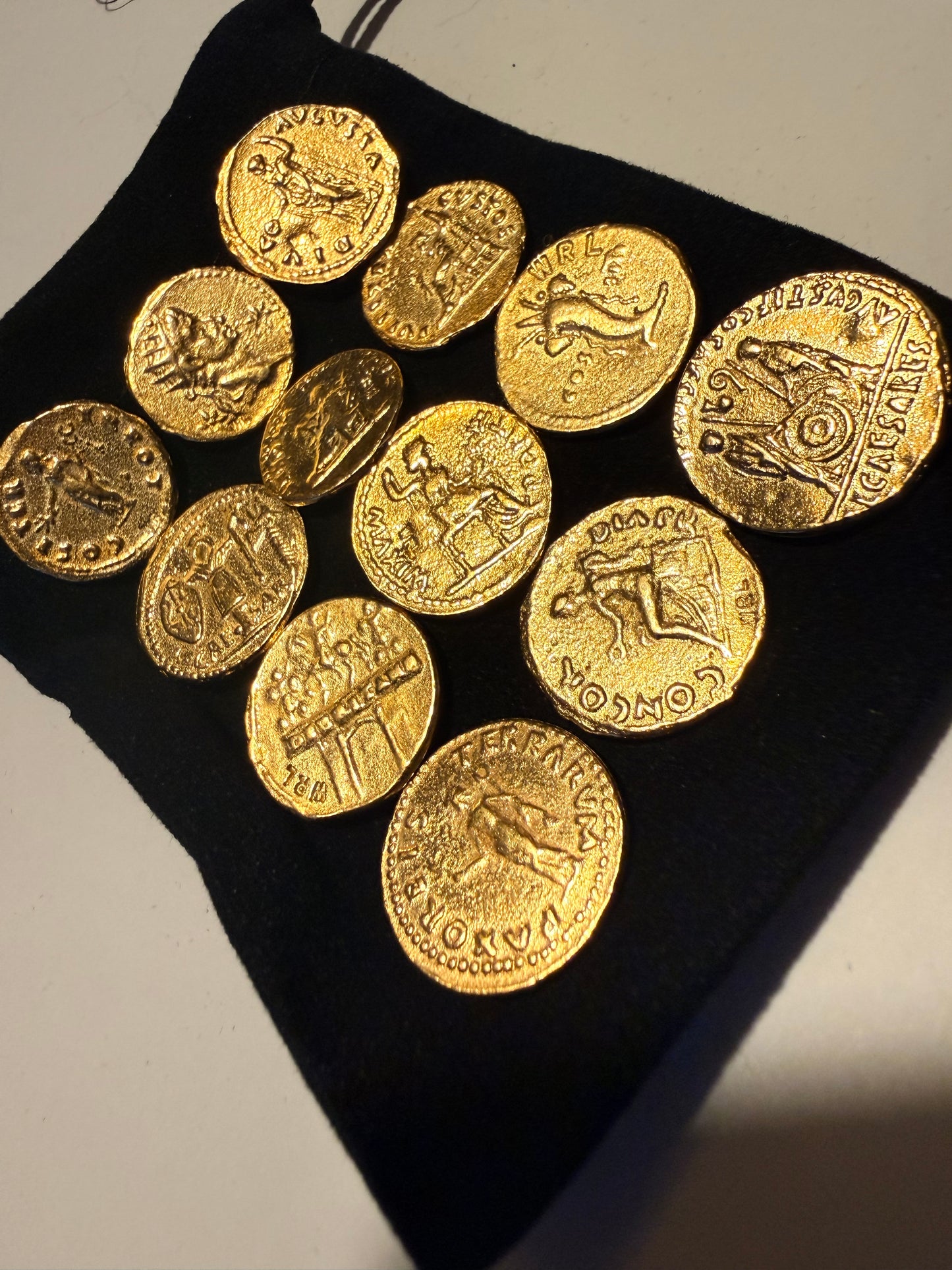 12 Gold Aureus Roman Emperor ‘Rulers of Rome’ Collectible Coins In Gift Bag