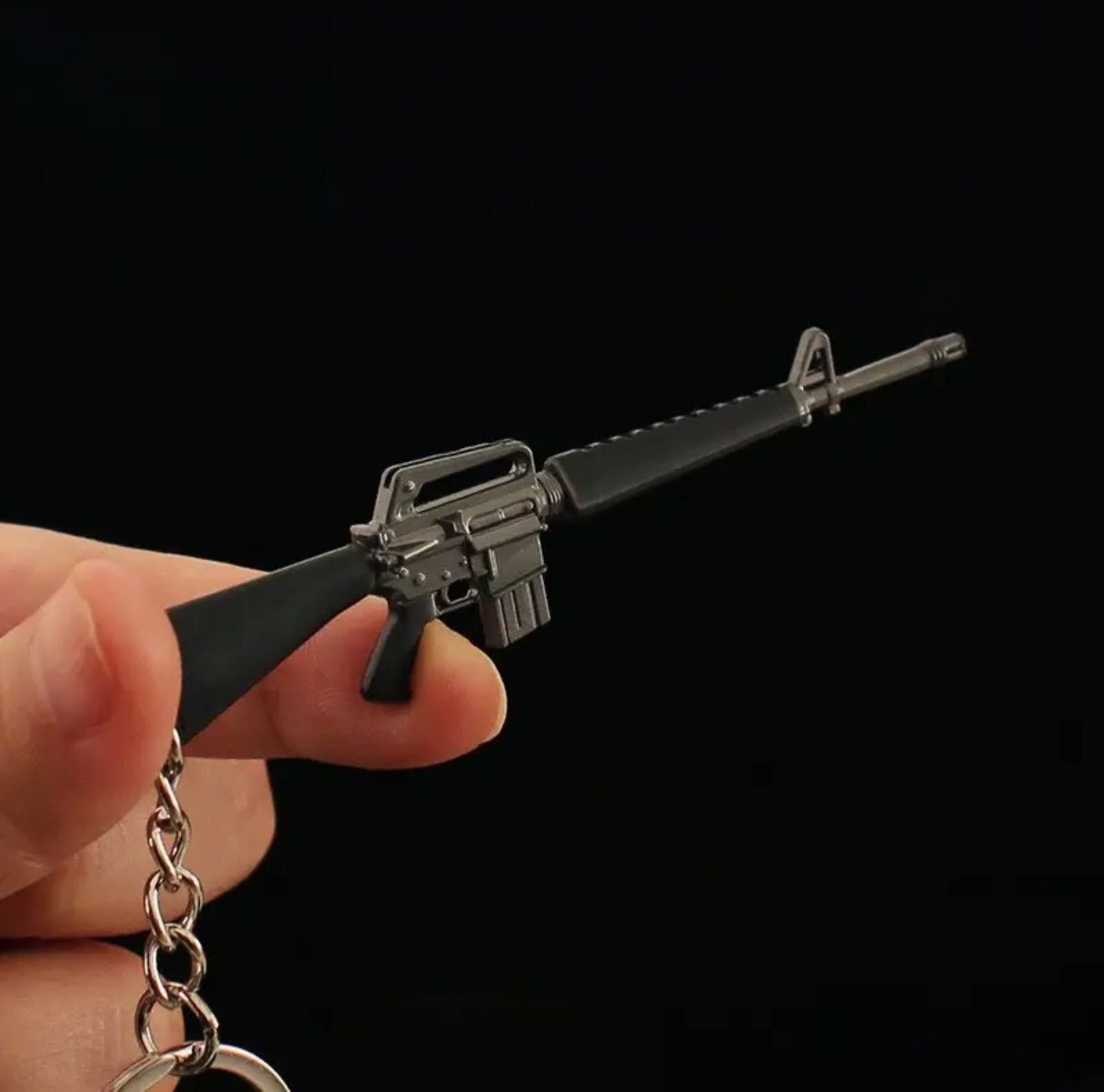 Miniature Metal M16 A1 Vietnam Assault Rifle Machine Gun 9cm Keyring