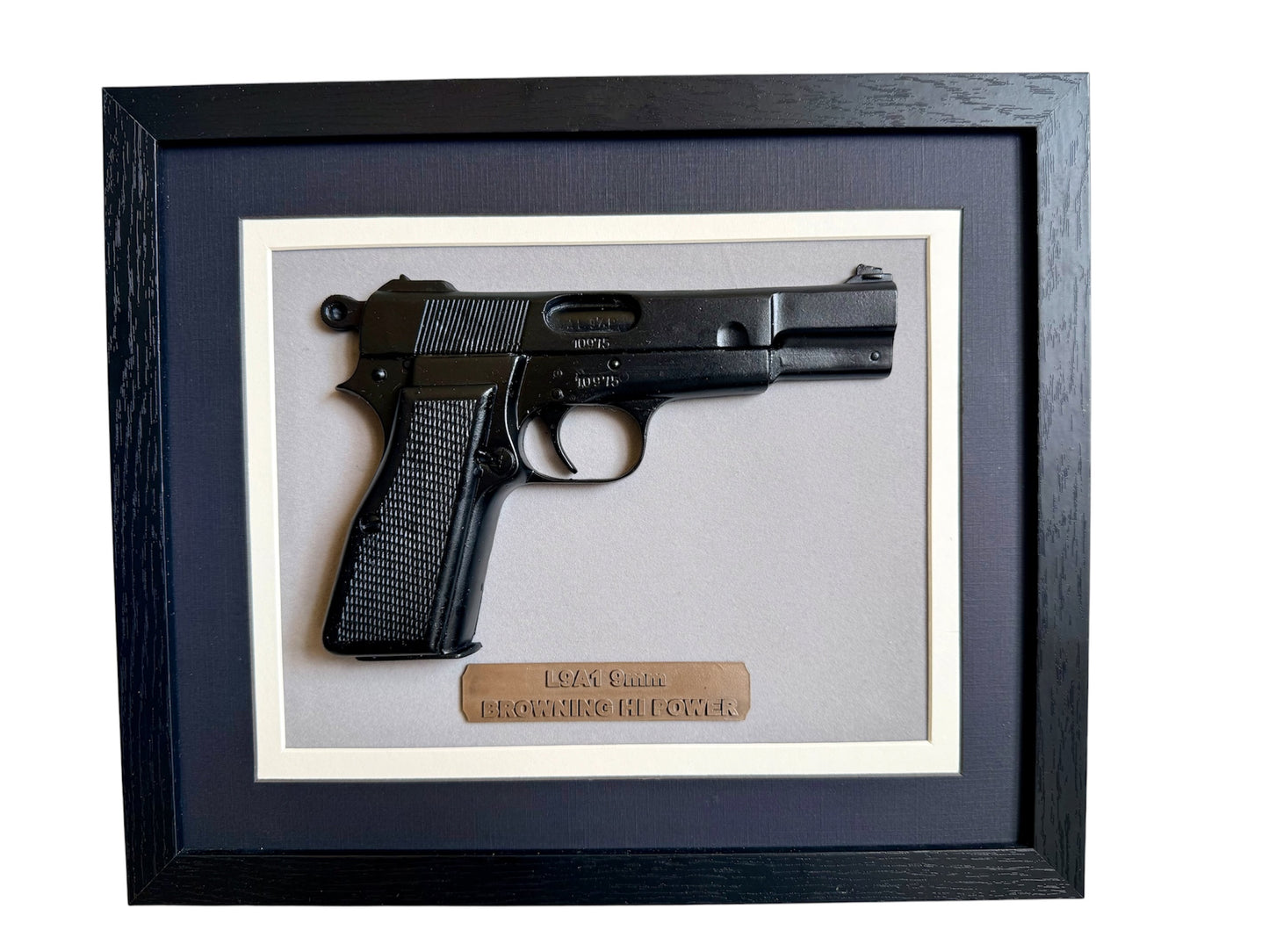 1:1 British Army L9A1 Browning hi-power resin pistol framed wall hanger